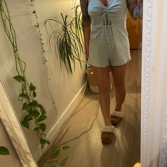 LE LIS romper. Sage green. Comfortable, cute and casual. Size S - Picture 2 of 3